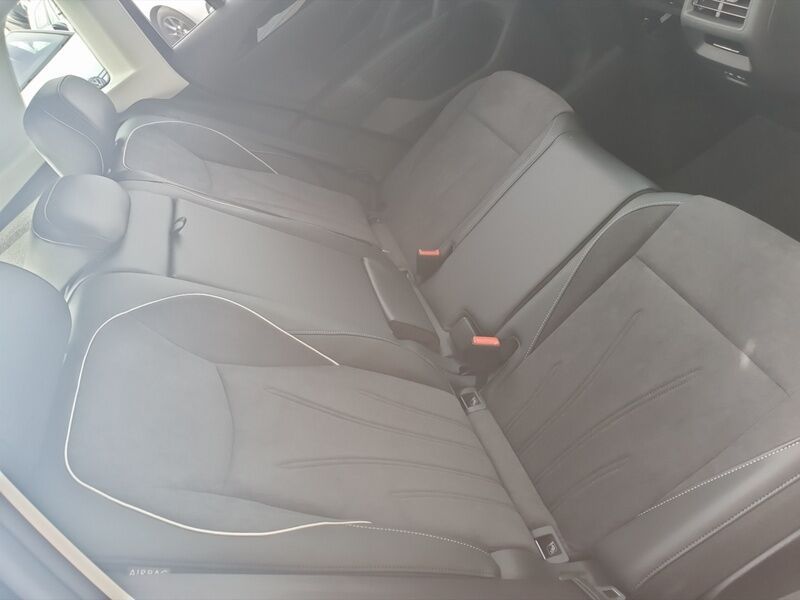 More views of Volkswagen Tiguan