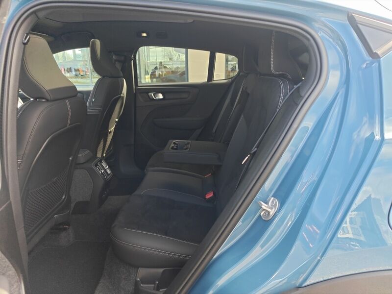 More views of Volvo C40