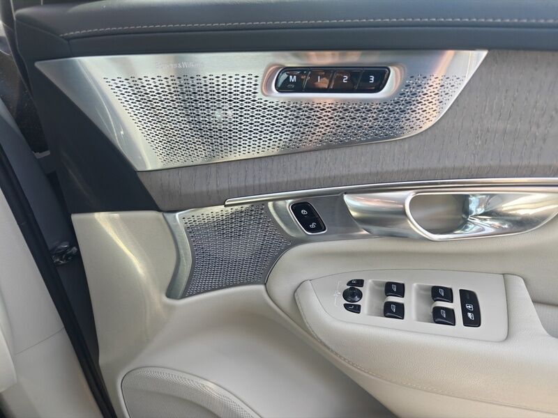 More views of Volvo XC90