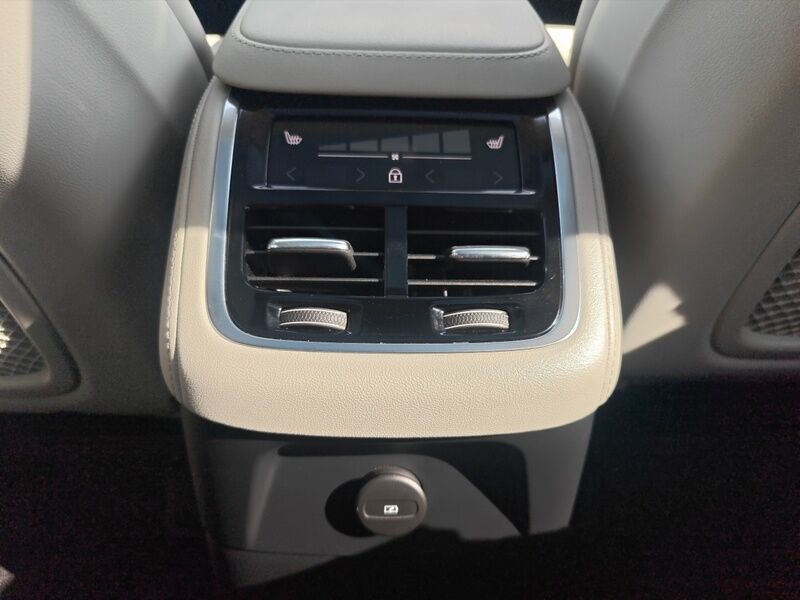 More views of Volvo XC90