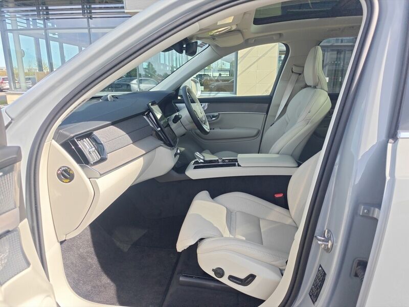 More views of Volvo XC90