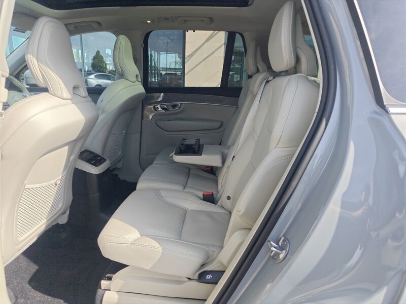 More views of Volvo XC90