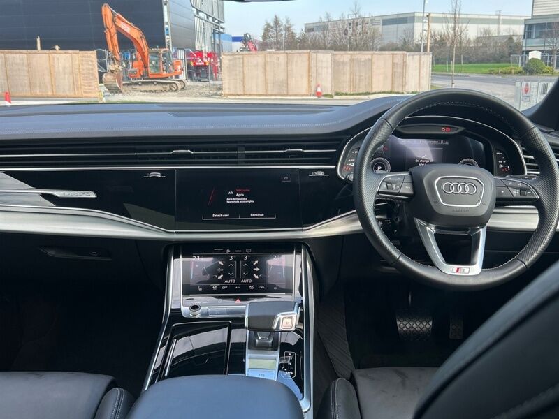 More views of Audi Q7