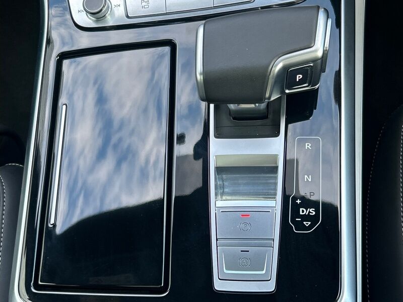 More views of Audi Q7