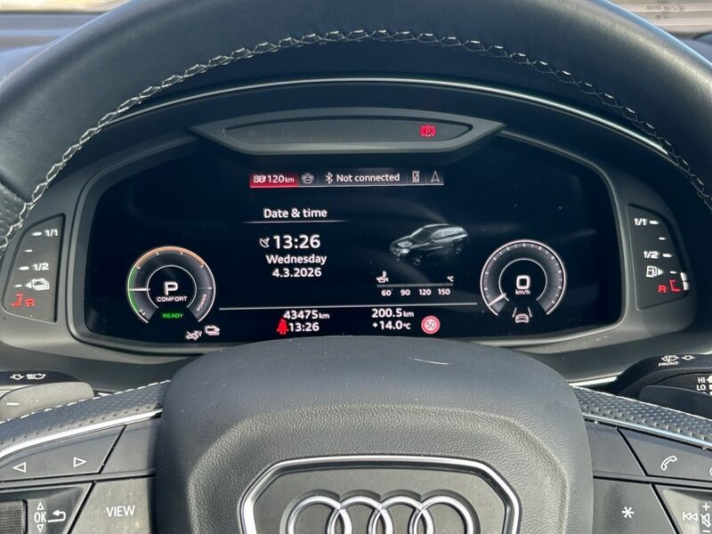 More views of Audi Q7