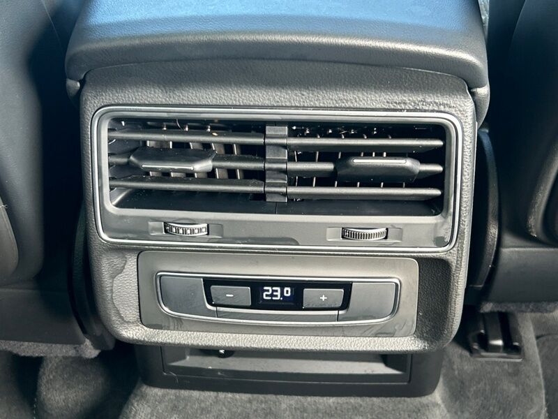 More views of Audi Q7