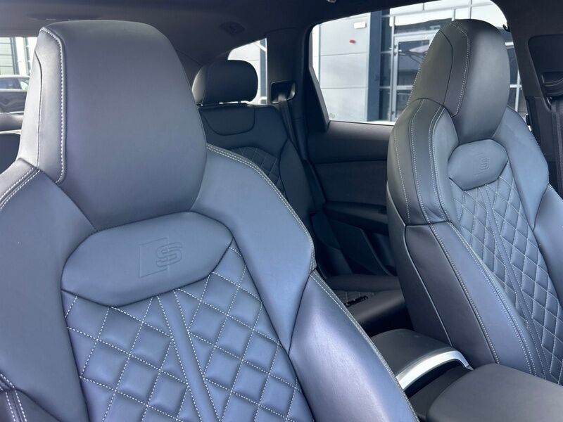 More views of Audi Q7