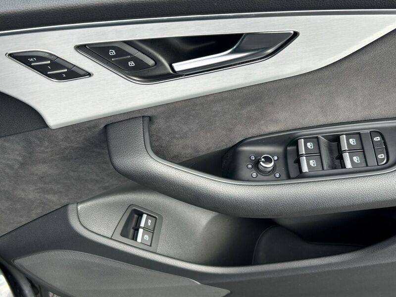 More views of Audi Q7