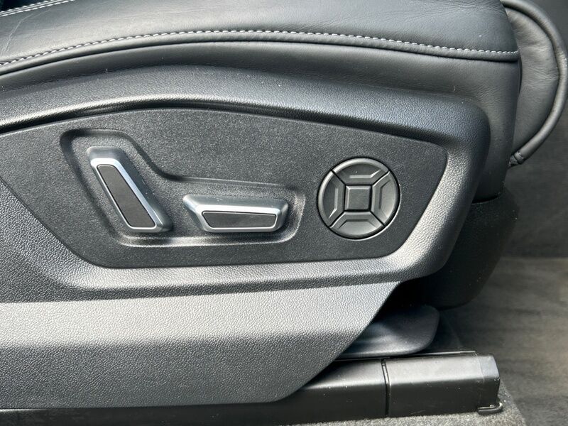 More views of Audi Q7