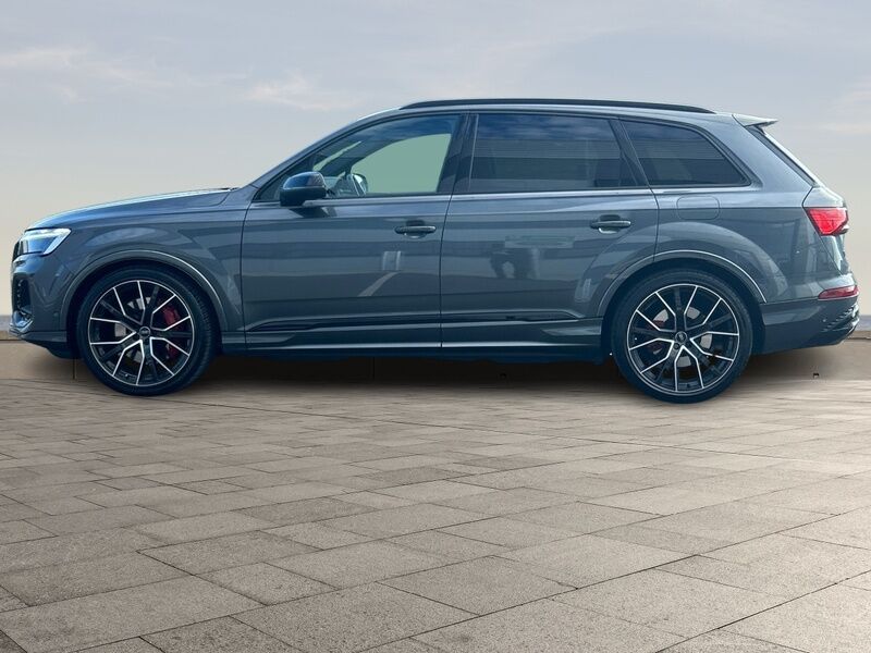 More views of Audi Q7