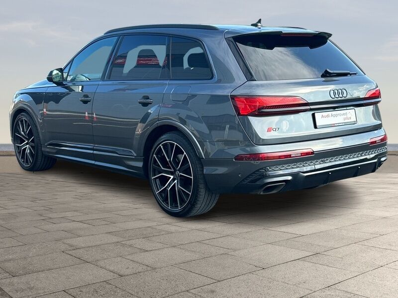 More views of Audi Q7