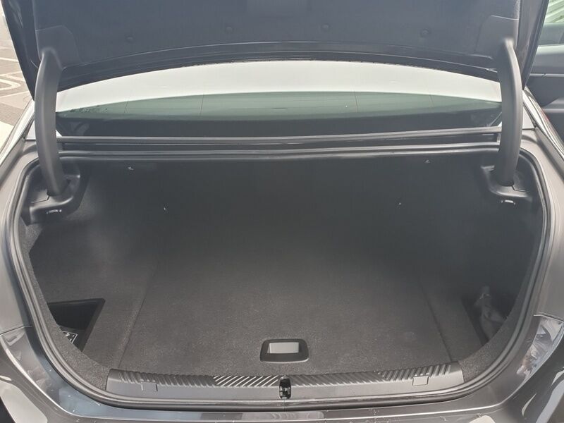 More views of BMW i5