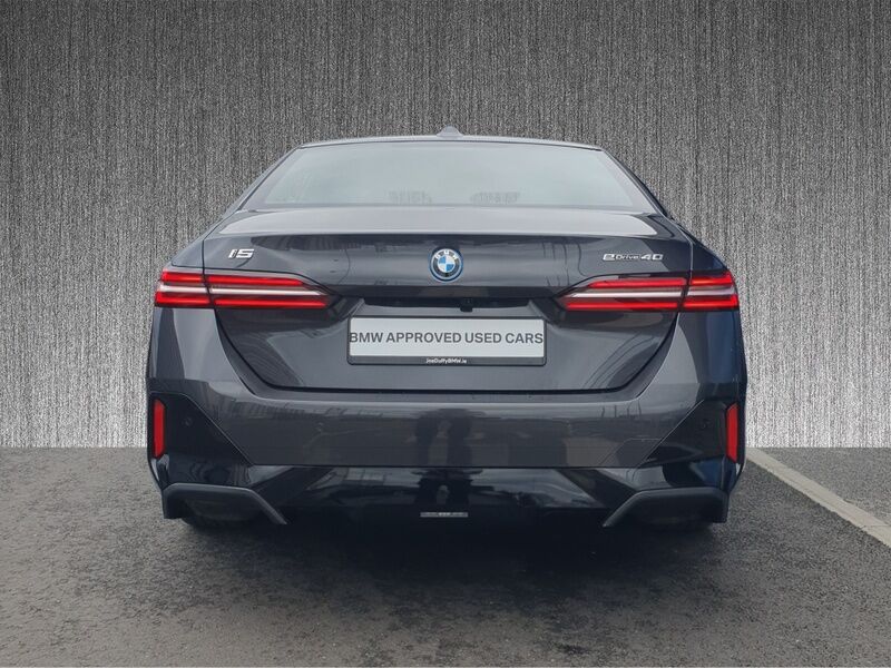 More views of BMW i5