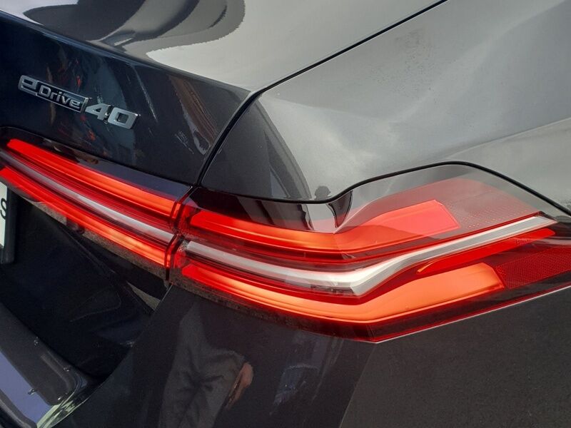 More views of BMW i5