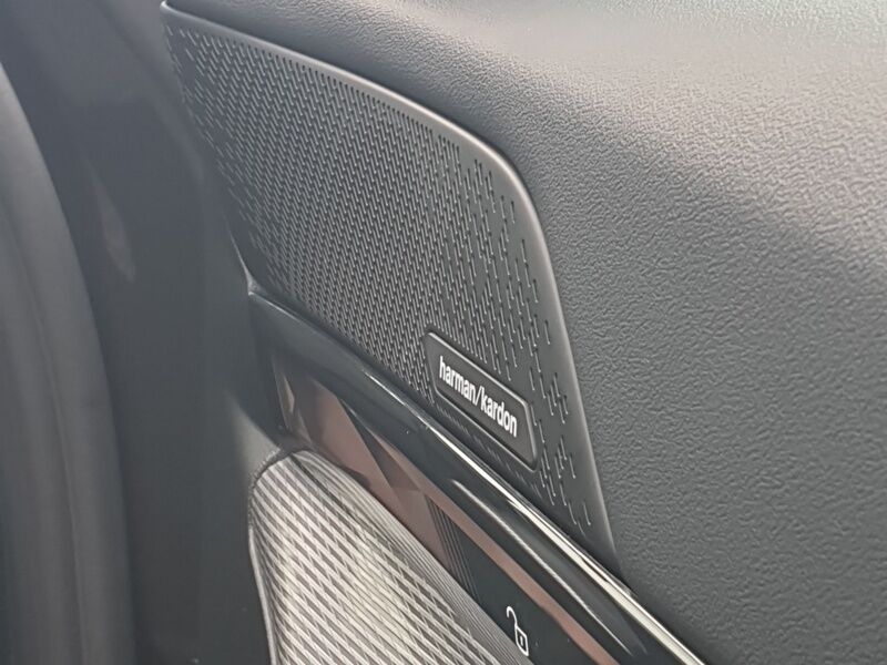 More views of BMW i5