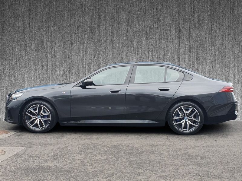 More views of BMW i5