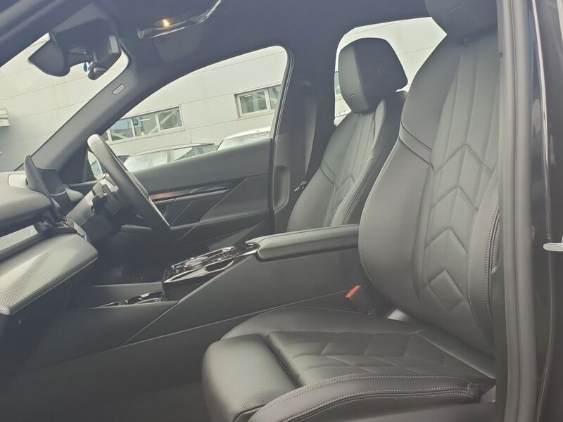 More views of BMW i5