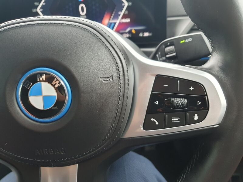 More views of BMW i4
