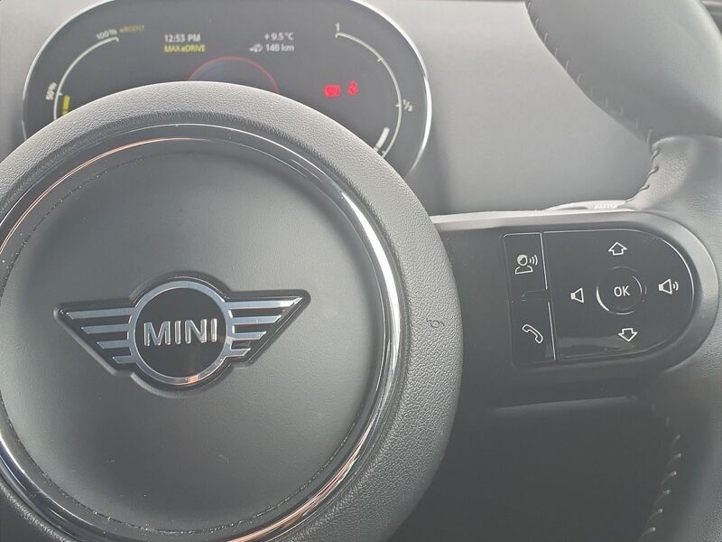 More views of Mini Countryman