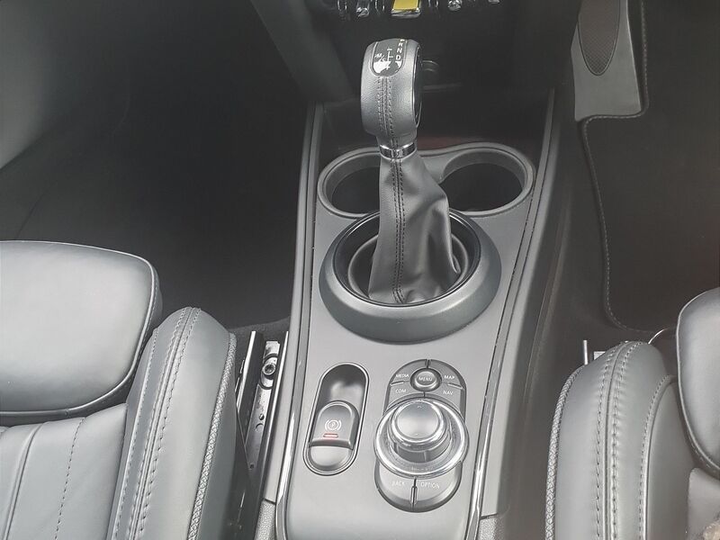More views of Mini Countryman