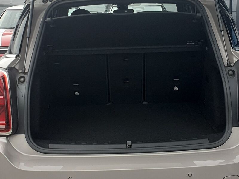 More views of Mini Countryman