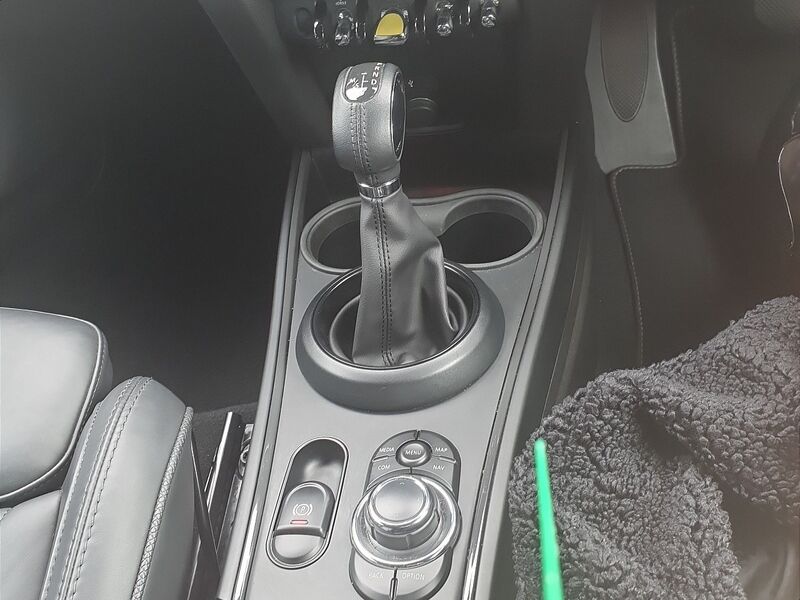 More views of Mini Countryman