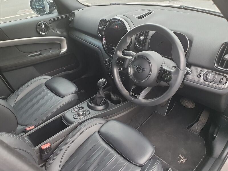 More views of Mini Countryman