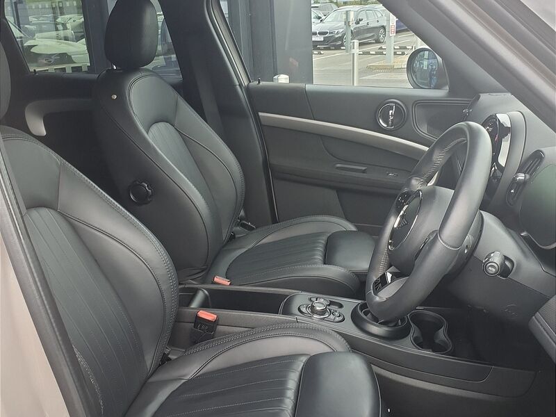 More views of Mini Countryman