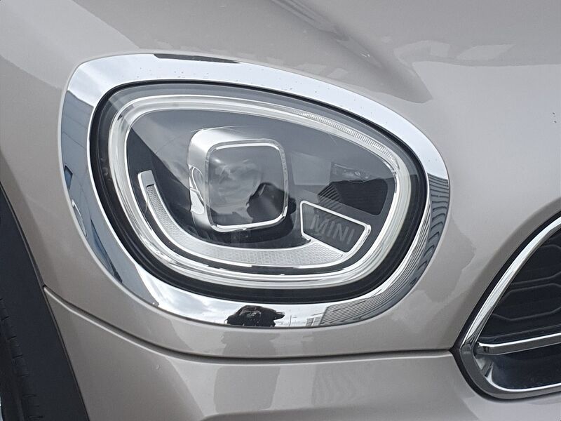 More views of Mini Countryman