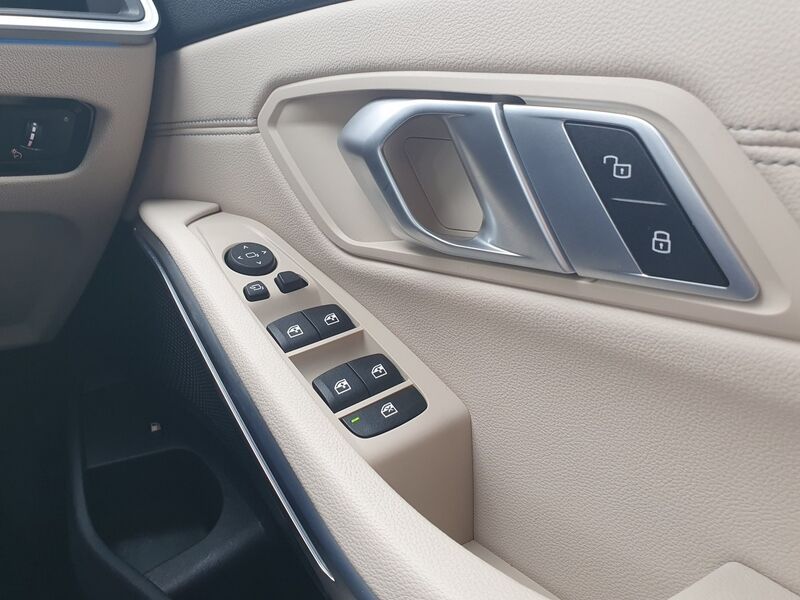 More views of BMW 3-Series