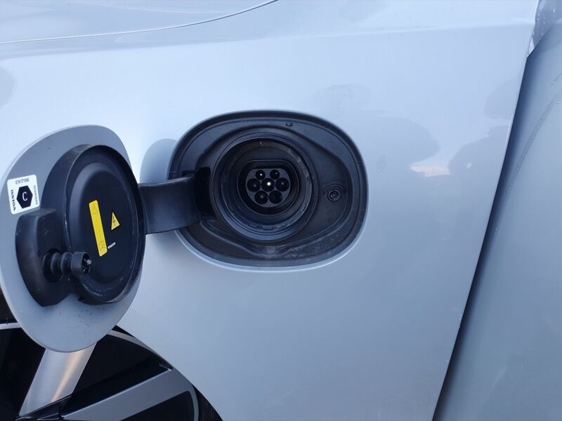 More views of Volvo V90