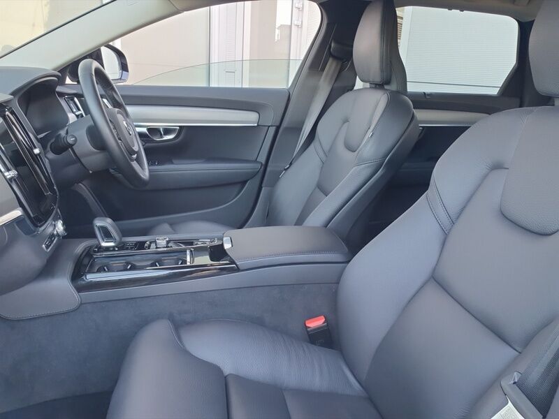 More views of Volvo V90