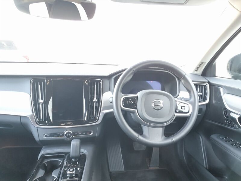 More views of Volvo V90
