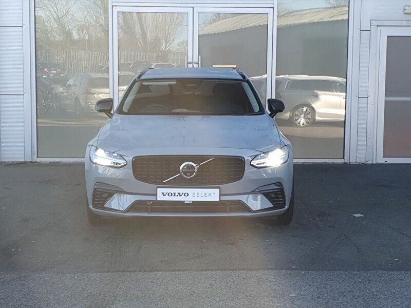 More views of Volvo V90