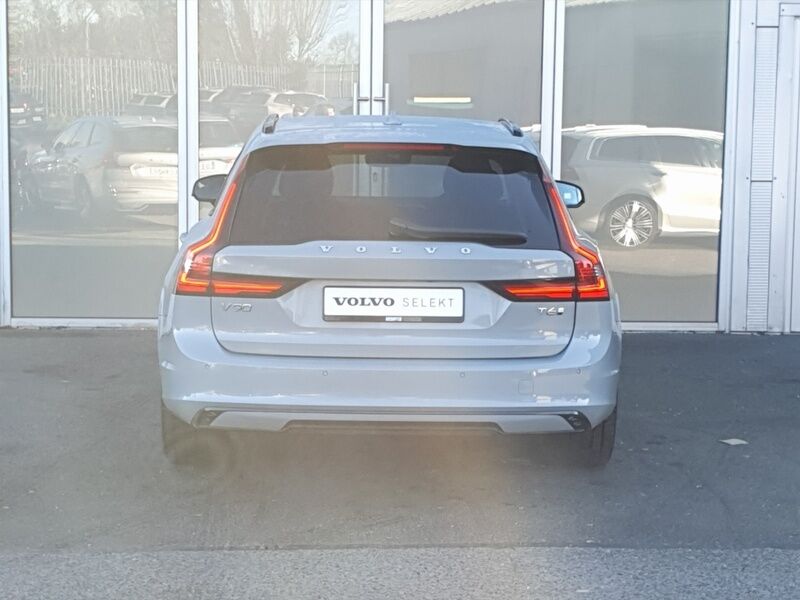 More views of Volvo V90