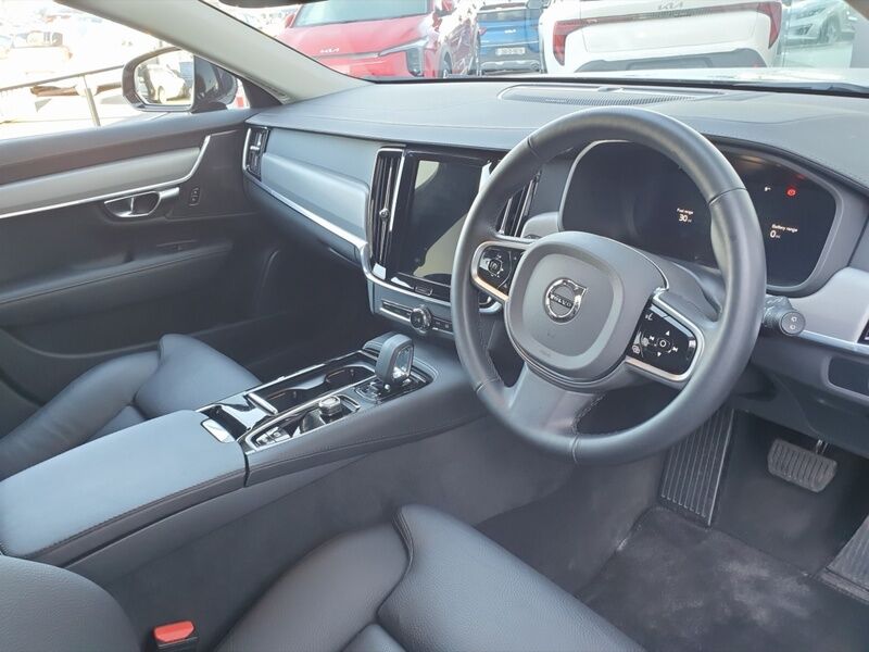 More views of Volvo V90