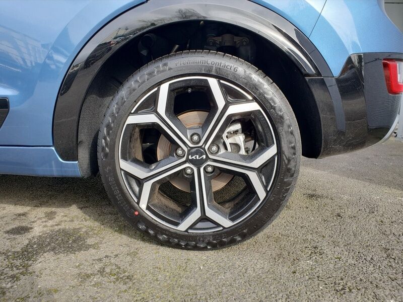 More views of Kia Niro