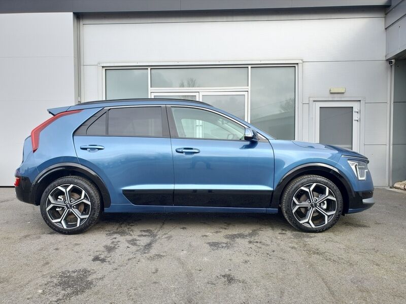 More views of Kia Niro