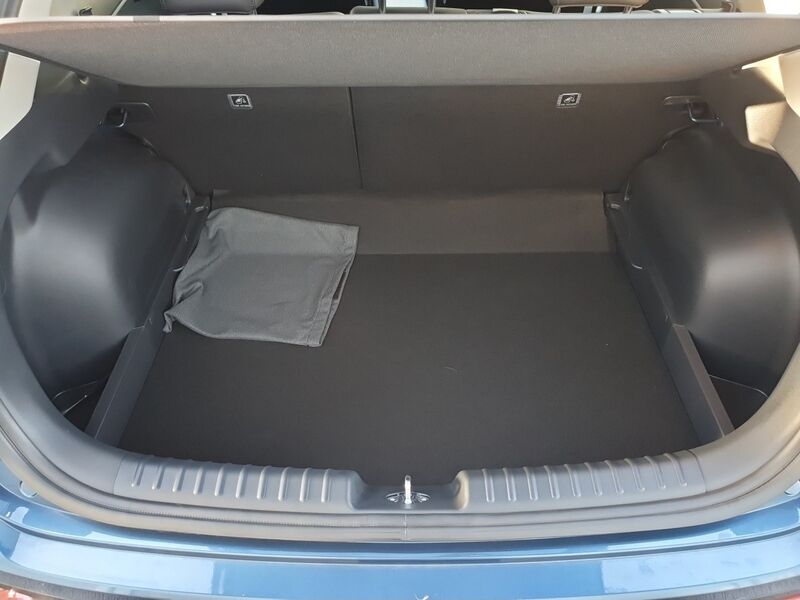 More views of Kia Niro