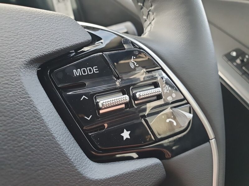 More views of Kia Niro