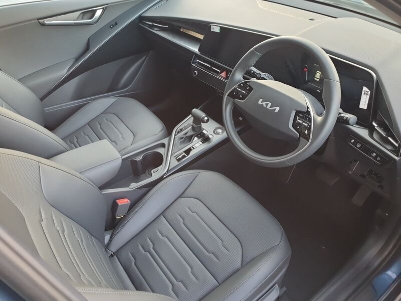 More views of Kia Niro