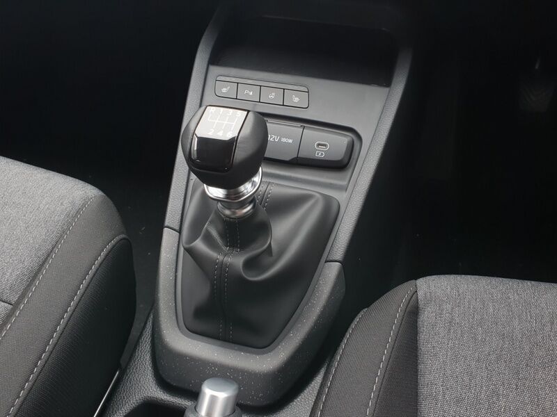 More views of Kia Stonic