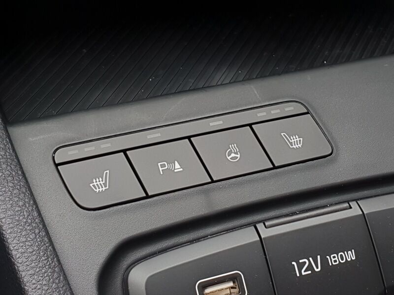 More views of Kia Stonic