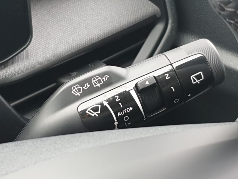 More views of Kia Stonic