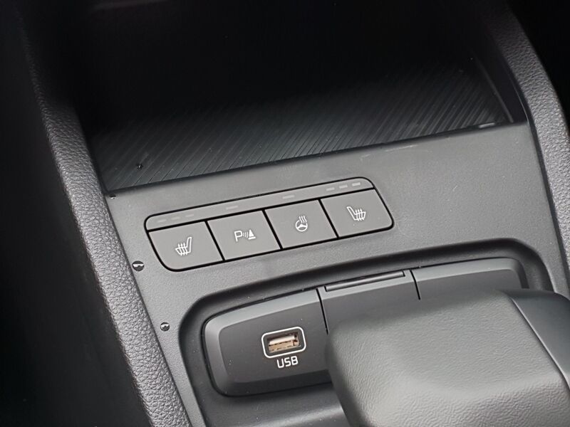 More views of Kia Stonic