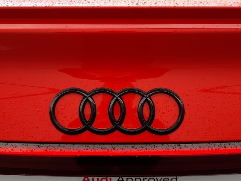 More views of Audi e-tron