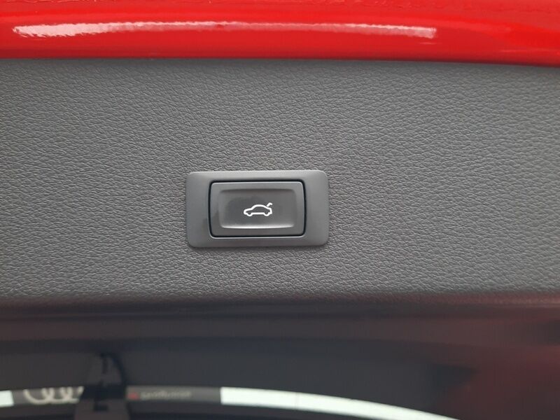 More views of Audi e-tron