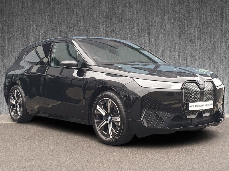 More views of BMW iX