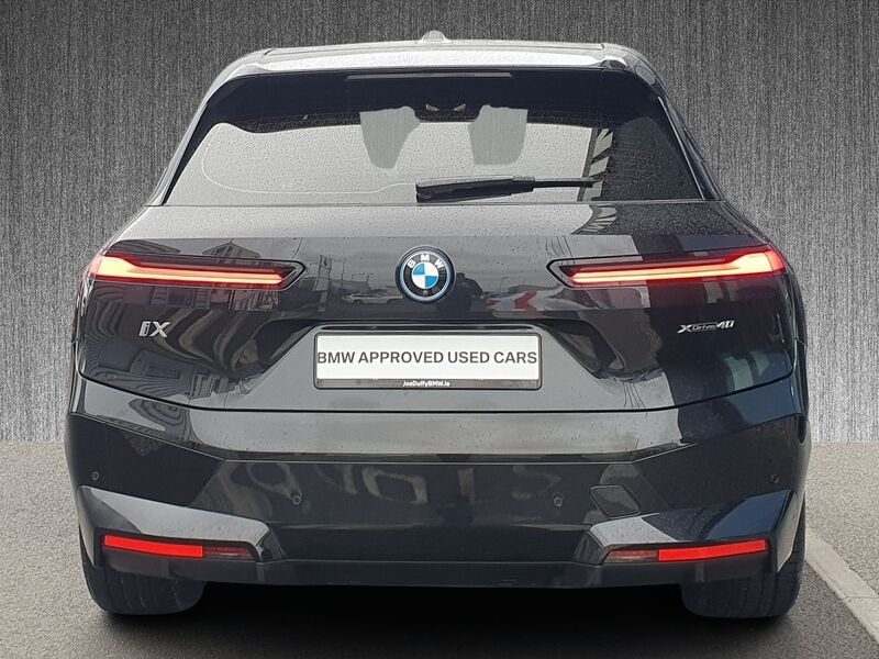 More views of BMW iX