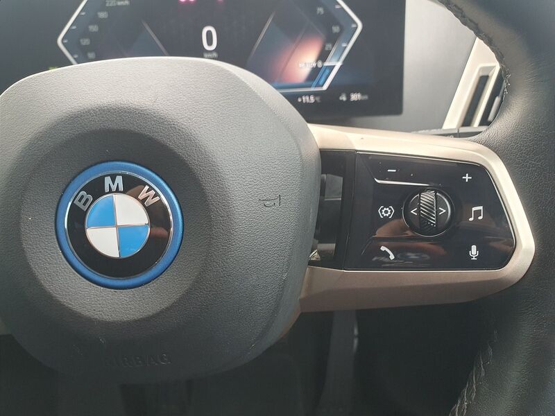 More views of BMW iX